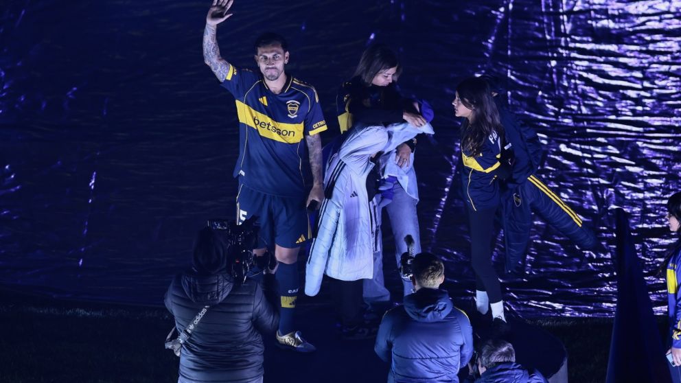 Leandro Paredes volvió a Boca y La Bombonera latió con su presencia