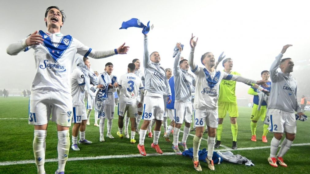 V�lez derrot� a Estudiantes de la Plata bajo la niebla y se consagr� campe�n de la Supercopa Internacional