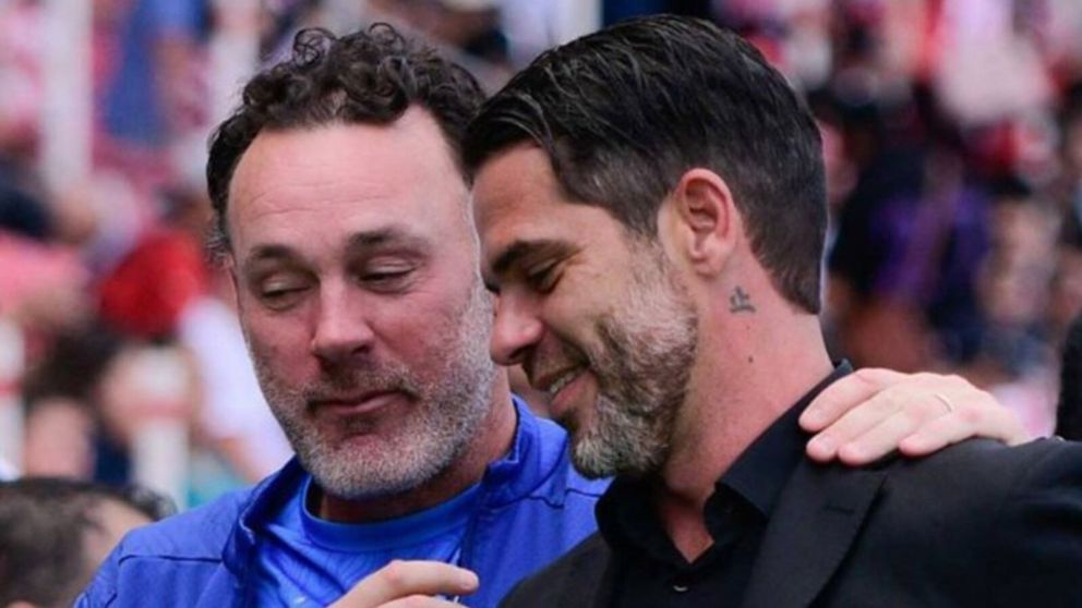 El polémico desprecio de Gago con sus ex jugadores de Chivas y el lapidario recibimiento de los hinchas