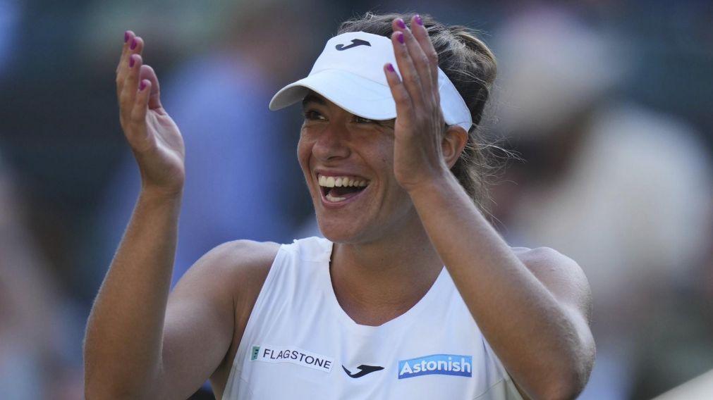 Solana Sierra sigue haciendo historia en Wimbledon: venció a Cristina Bucsa y está en octavos de final