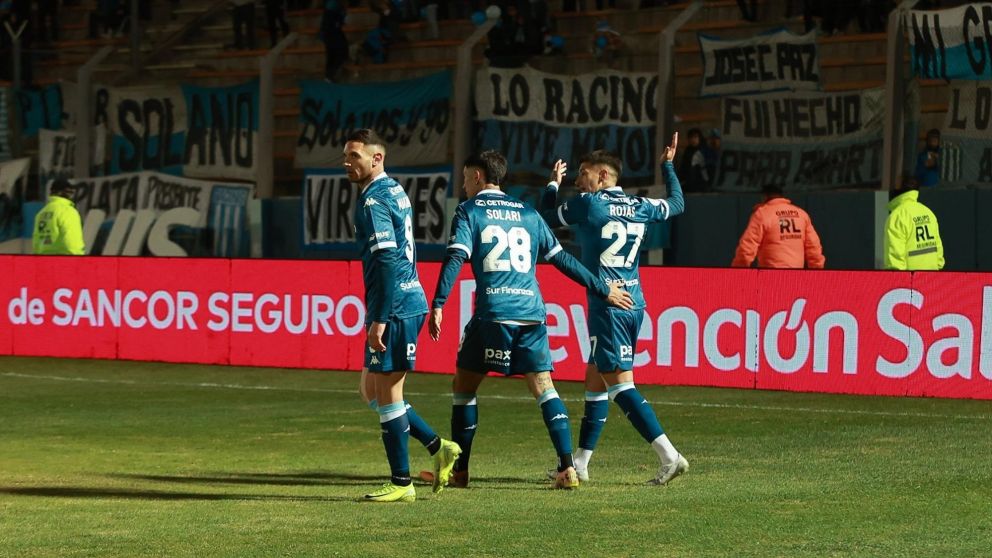 Racing derrot� a San Mart�n de San Juan y se meti� en los octavos de final de la Copa Argentina