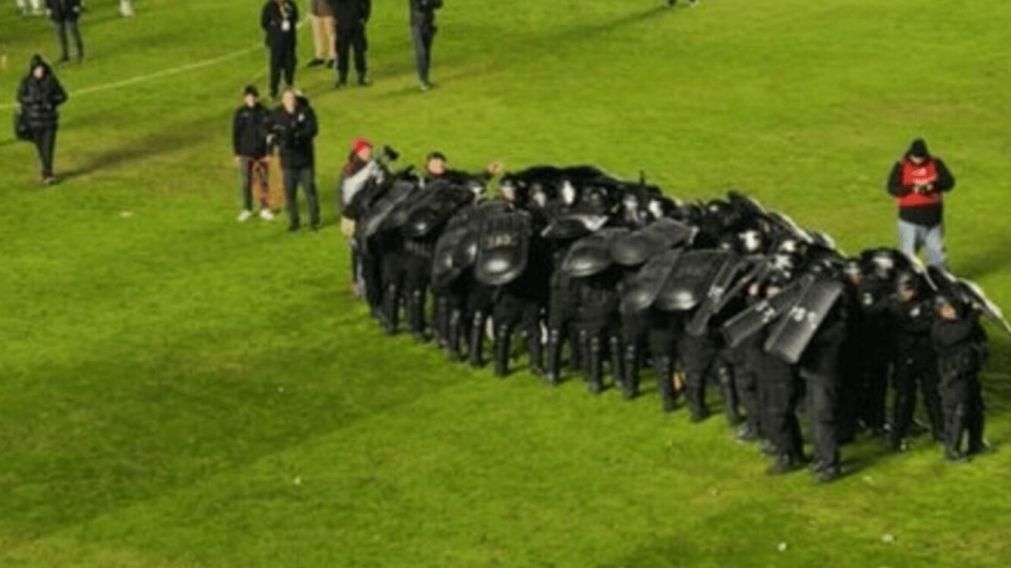 Colón no para de sangrar: perdía con Mitre (SDE) y sus hinchas mataron a piedrazos a sus jugadores