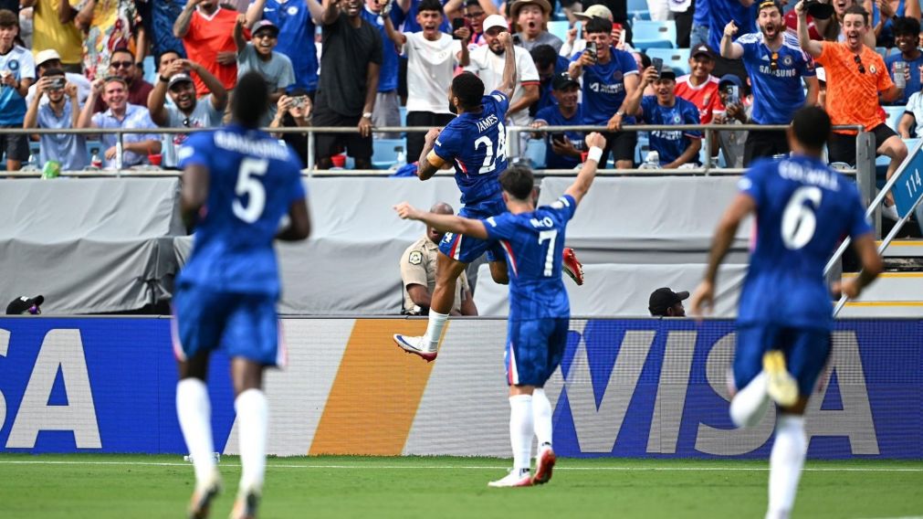 Pese al gol de Di María, Chelsea goleó a Benfica en un partido eterno y pasó a los cuartos de final del Mundial de Clubes