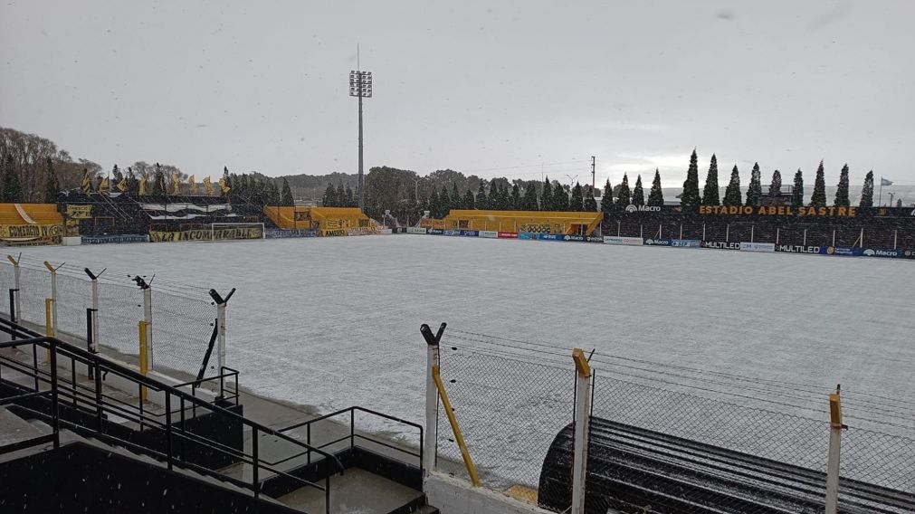 Primera Nacional: Deportivo Madryn y Quilmes no pudieron jugar debido a una tremenda tormenta de nieve