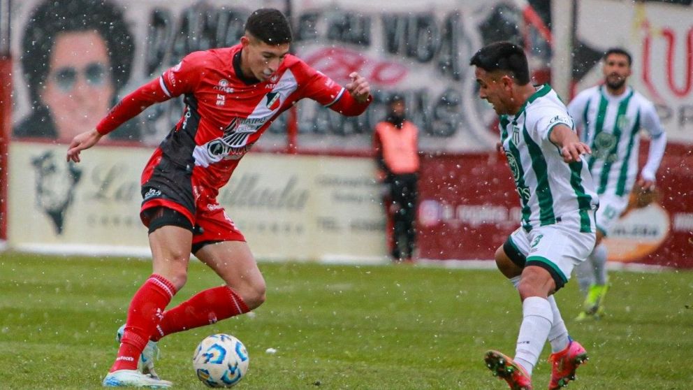 ¡Bajo la nieve!: San Miguel logró un triunfazo ante Deportivo Maipú y sigue prendido