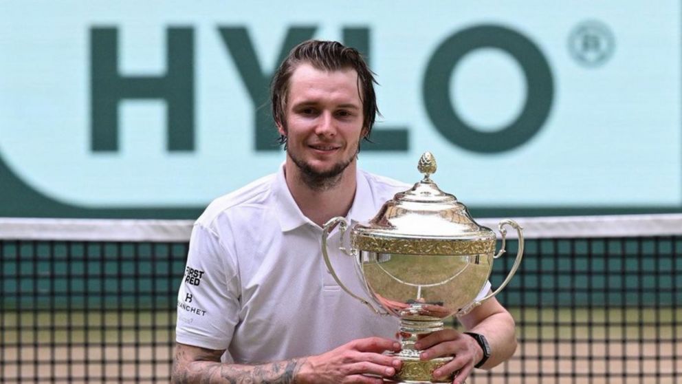 Alexander Bublik venció a Daniil Medvedev por primera vez en su carrera y se consagró campeón del ATP 500 de Halle