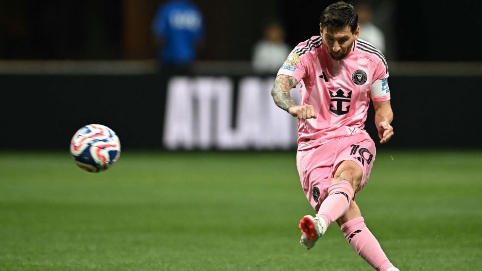 Lionel Messi explicó la clave de su golazo de tiro libre contra Porto: "Aproveché el espacio que me dejó el arquero"