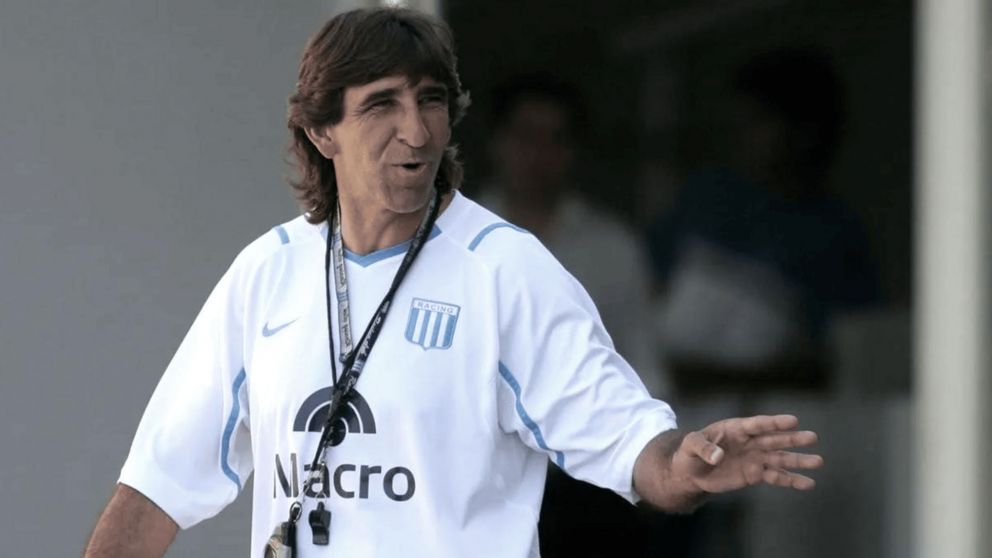 La figura de Racing que se plantó ante Gustavo Costas pensando en su futuro