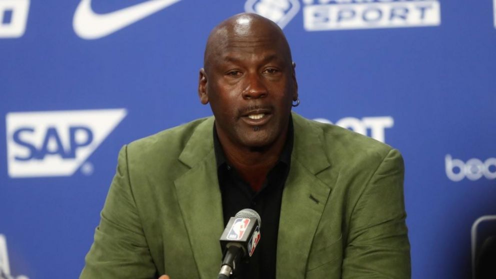 La tremenda polémica que hace temblar la NBA por el salario de Michael Jordan