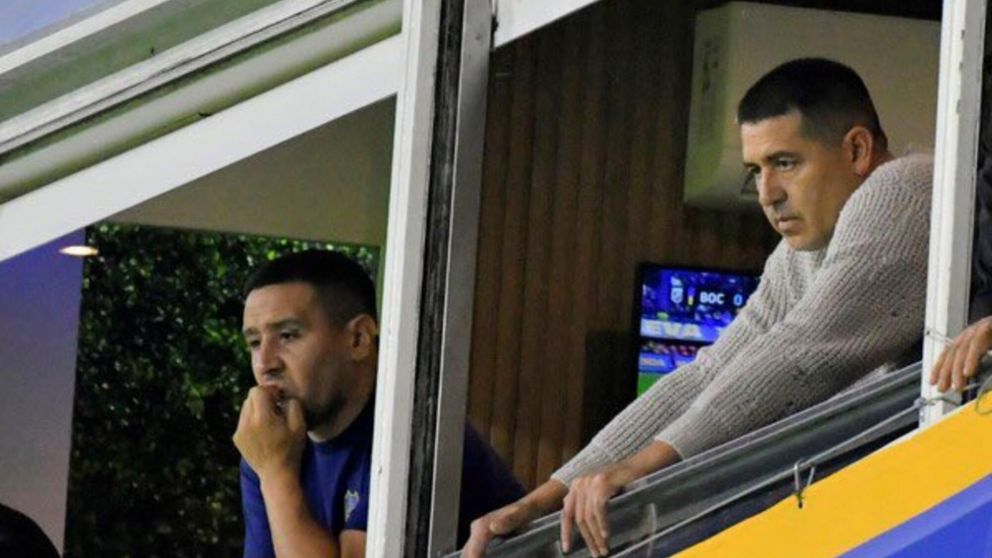 Los hinchas de Boca estallaron las redes contra Riquelme y el Consejo de Fútbol tras anunciar la llegada de Pellegrino desgarrado