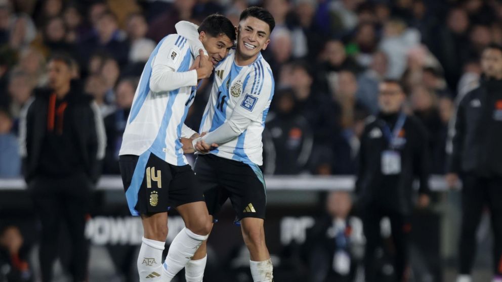 Con uno menos, la Selección Argentina rescató el empate y amargó a Colombia en las Eliminatorias Sudamericanas