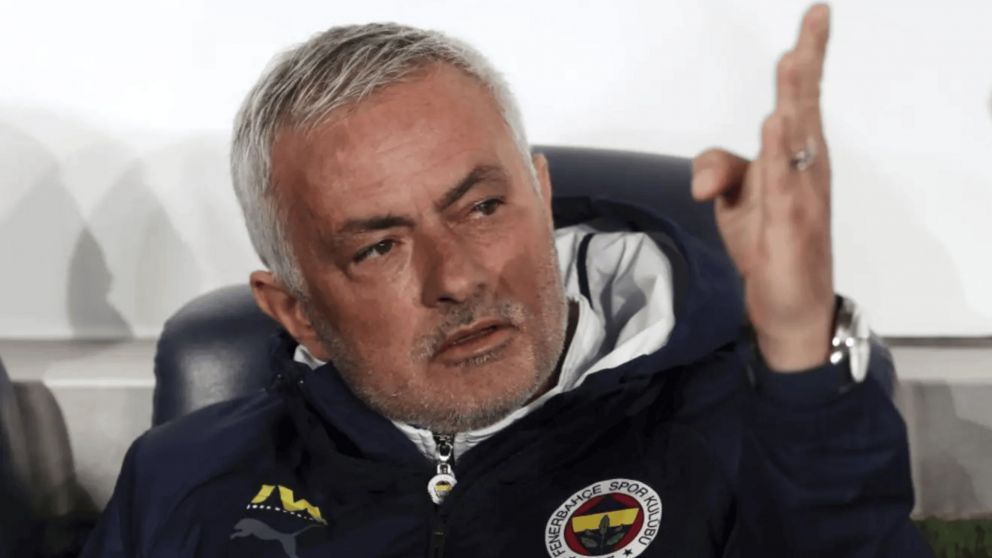 Mourinho se plantó ante la directiva de Fenerbahçe y le exigió una suma escandalosa para irse