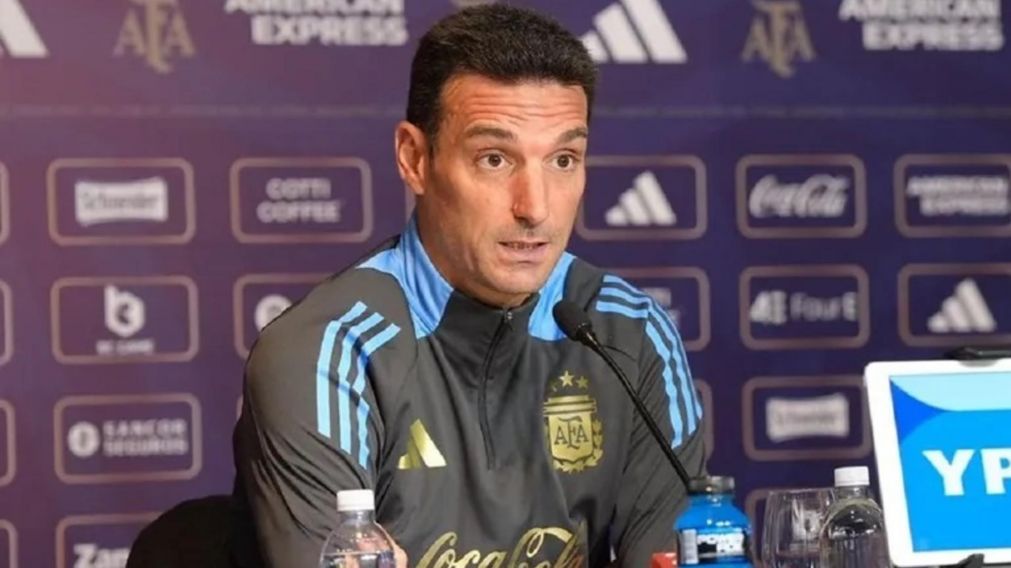 Scaloni opinó sobre la sanción de Newell's a los 6 chicos que se sacaron la foto con Malcorra, de Rosario Central