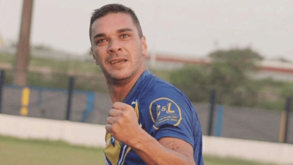 Conmoción total: Un futbolista murió tras desplomarse en pleno partido en una liga de Chaco