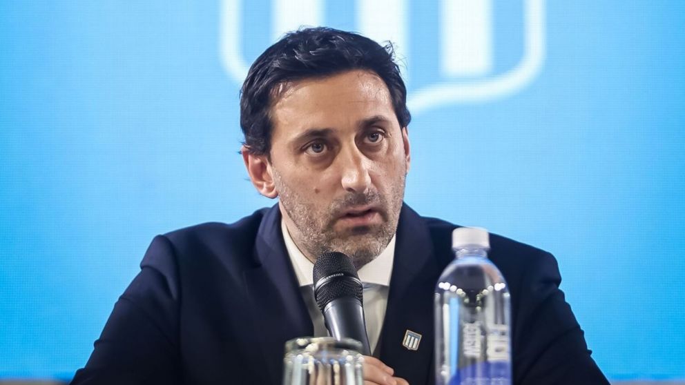 Diego Milito le quiere dar un refuerzo inesperado a Gustavo Costas en Racing que dejará a todos sorprendidos