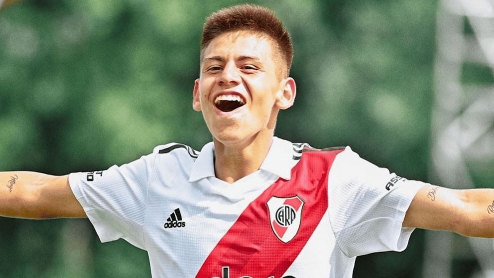 BOMBAZO MUNDIAL: El Diablito Echeverri estuvo a punto de ser jugador de Boca