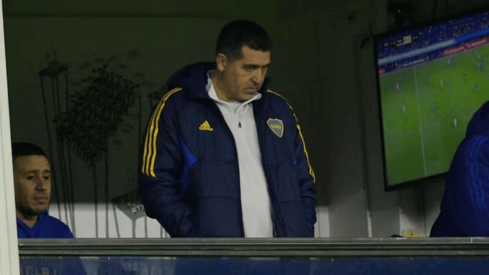 Riquelme le marcó la salida a uno de sus jugadores favoritos en Boca y no jugará el Mundial de Clubes
