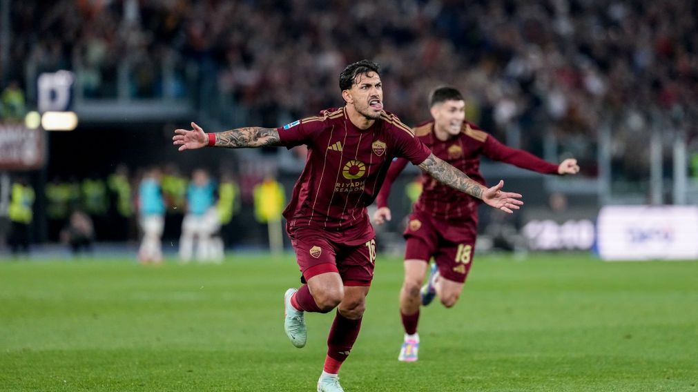 Paredes volvió a jugar en la Roma y metió un golazo de tiro libre ante Milan, por la Serie A