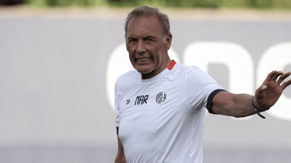 La figura de San Lorenzo que la hinchada no para de aplaudir y que Miguel Ángel Russo teme perder por el desastre del club