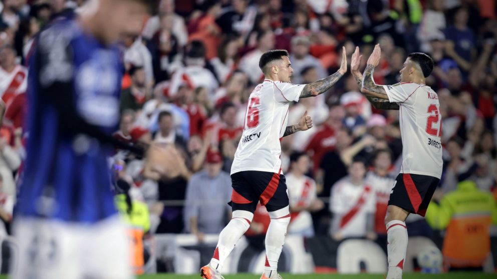 A River, ahora, se le caen los goles del bolsillo: tremenda goleada sobre Independiente del Valle y clasificación a octavos de final