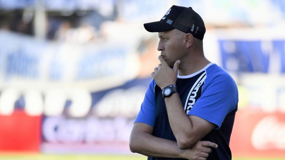 Crisis en Gimnasia: Diego Flores dej� de ser el entrenador tras una sufrir una hist�rica eliminaci�n en la Copa Argentina