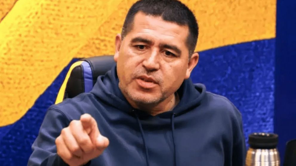 Riquelme pasó la escoba, borró a tres figuras de Boca y estalló el escándalo