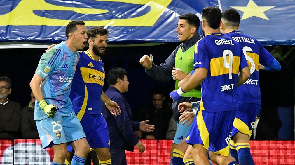 Boca le ganó por penales a Lanús en medio de un clima caliente y avanza en el Torneo Apertura