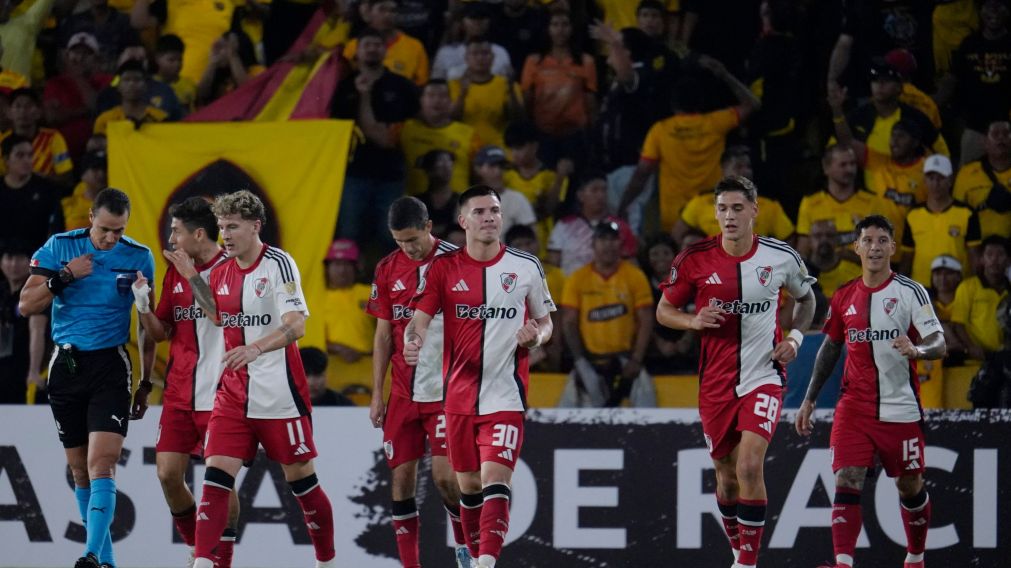 River logró una gran victoria como visitante aunque mostró dos caras bien distintas: se impuso ante Barcelona y encamina su clasificación