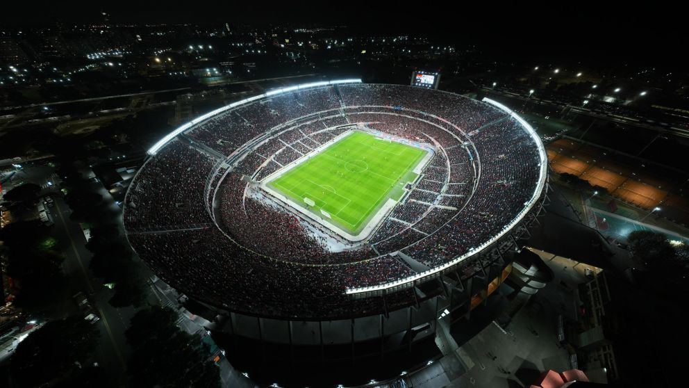 Superclásico sin visitantes: quién lidera las estadísticas desde que se juega con público local