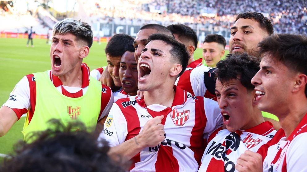 Instituto le ganó el duelo cordobés a Talleres y se clasificó con lo justo en el Torneo Apertura