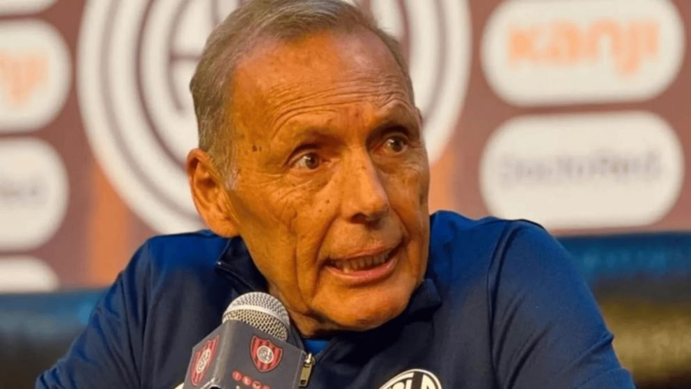 Llegó a San Lorenzo como una figura, es querido por la hinchada, pero Miguel Ángel Russo le bajó el pulgar y puede irse pronto