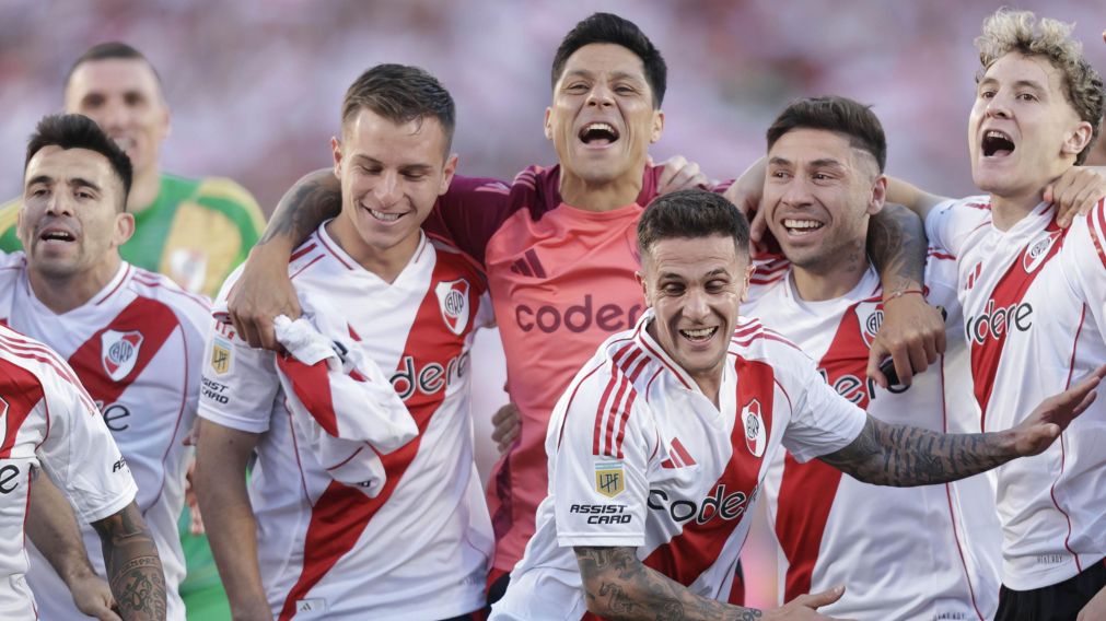 Los tremendos festejos de los jugadores de River con los hinchas tras ganarle a Boca: "Un minuto de silencio..."