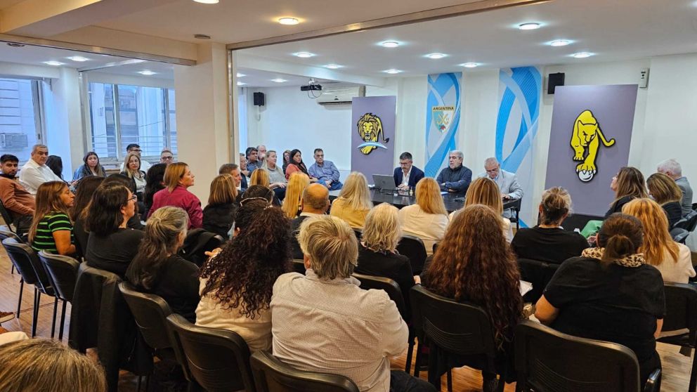 Aníbal Fernández fue reelecto este sábado como presidente de la Confederación Argentina de Hockey sobre Césped y Pista