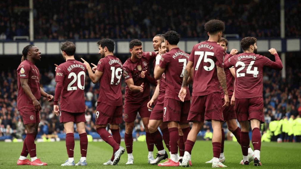 Manchester City ganó un partido clave ante Everton y sigue soñando con la zona Champions League