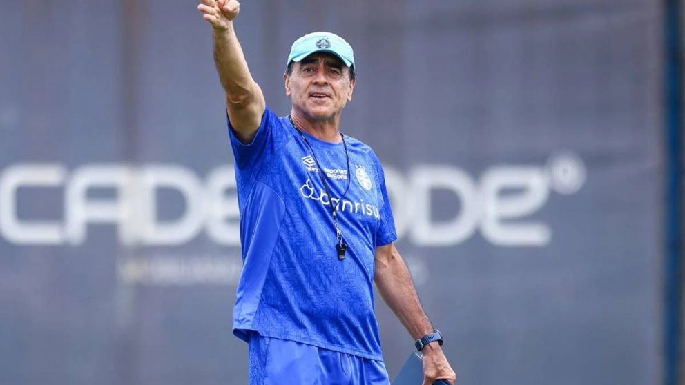 Gremio se hartó de Gustavo Quinteros y lo despidió después de tres meses