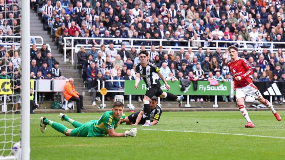El gol de Alejandro Garnacho no le alcanzó al Manchester United que fue goleado por Newcastle