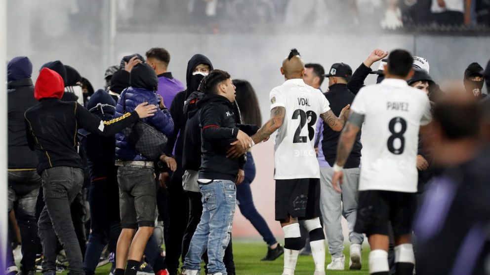 ¿Eliminación?: las posibles sanciones a Colo-Colo tras la invasión ante Fortaleza