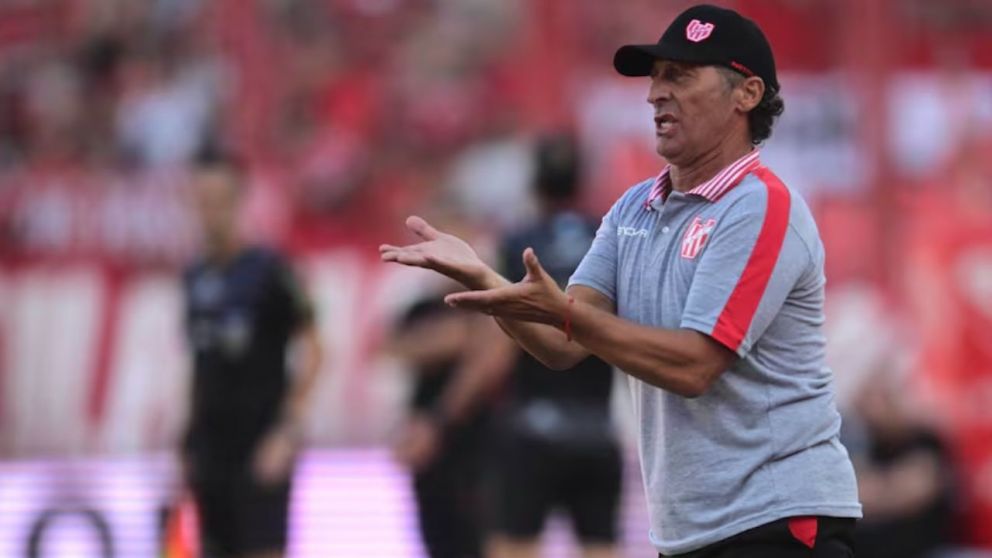 Otra v�ctima m�s de la Liga Profesional: Instituto y el DT Pedro Troglio bifurcaron sus caminos