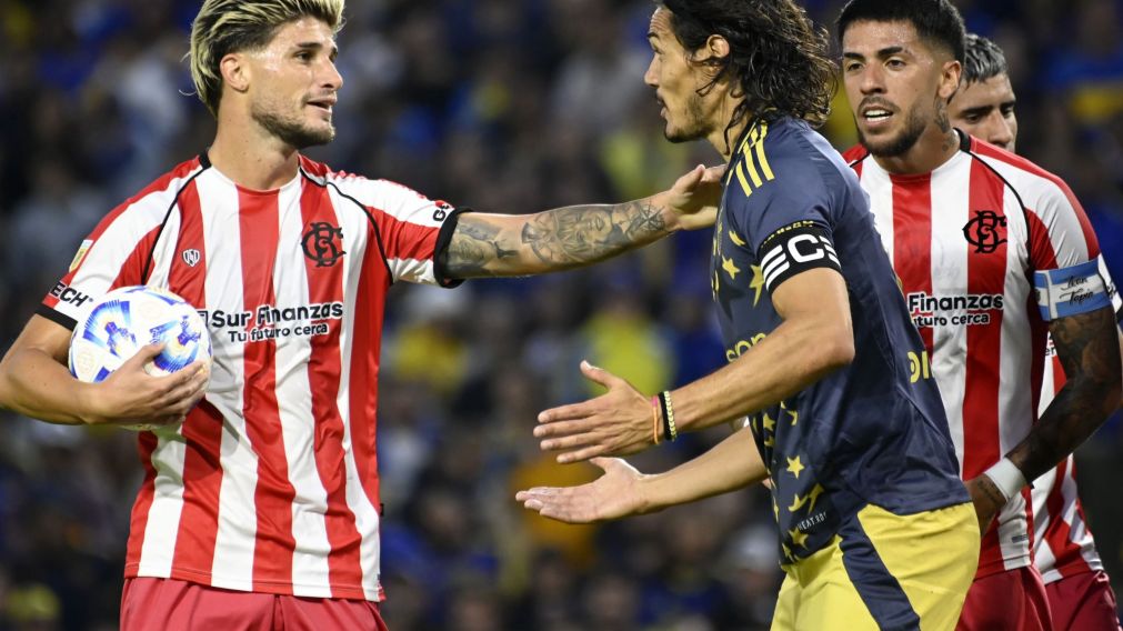 Las polémicas determinaciones de Echenique en Boca - Barracas: de la no expulsión a Milton Gimenéz al gol mal anulado a Cavani