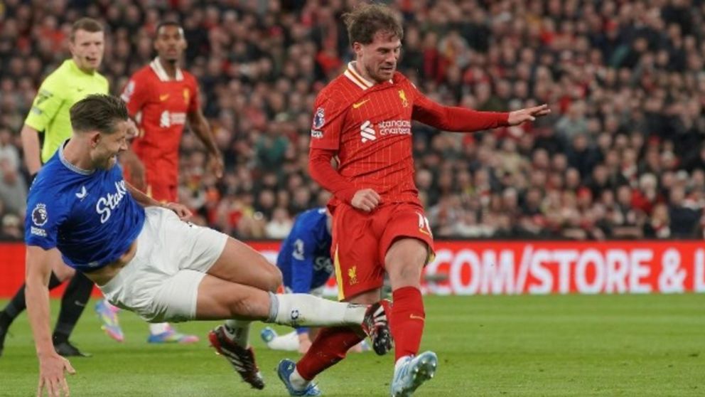 Video: la brutal patada a Alexis Mac Allister en la victoria de Liverpool en el clásico ante Everton