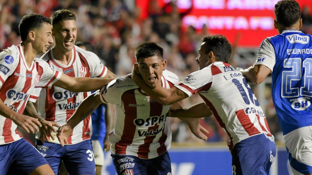Uni�n dio el gran batacazo y logr� un triunfo hist�rico ante Cruzeiro en la �ltima jugada en su debut en la Copa Sudamericana