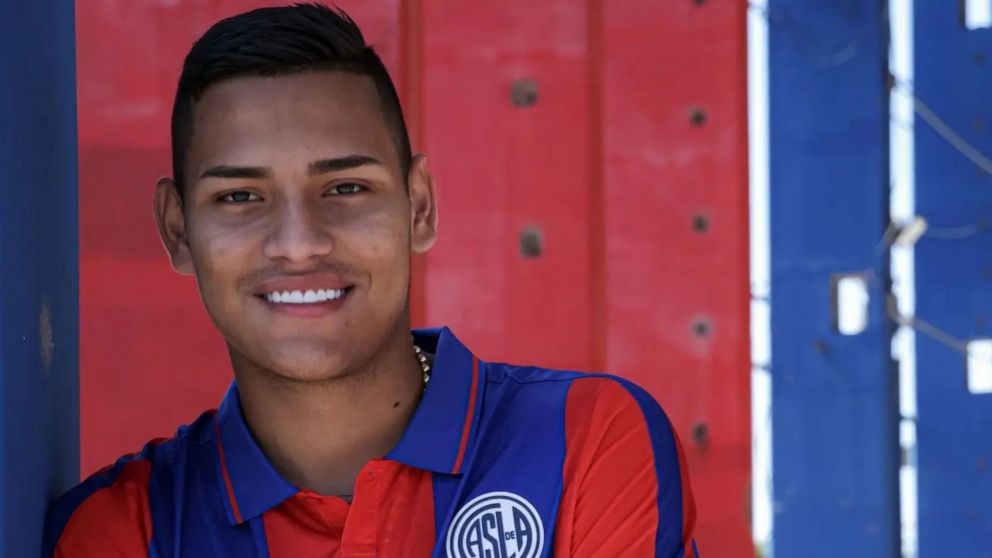 San Lorenzo perdió la paciencia con Jaime Peralta por vago, no lo dejó entrenar y el jugador los destruyó