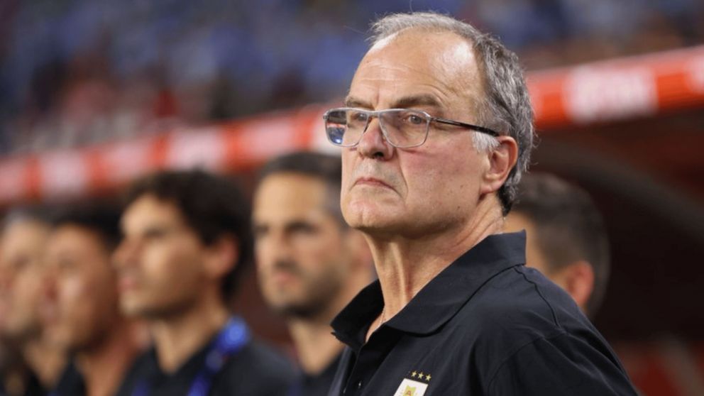 Arde Uruguay: la picante interna de Marcelo Bielsa con el plantel y una tajante decisión que agiganta la crisis
