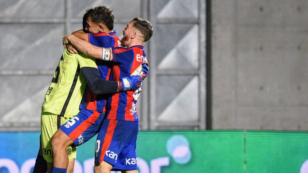 San Lorenzo, en los penales, pudo quebrar a un heroico Sportivo Las Parejas y ahora se cruzará con Quilmes