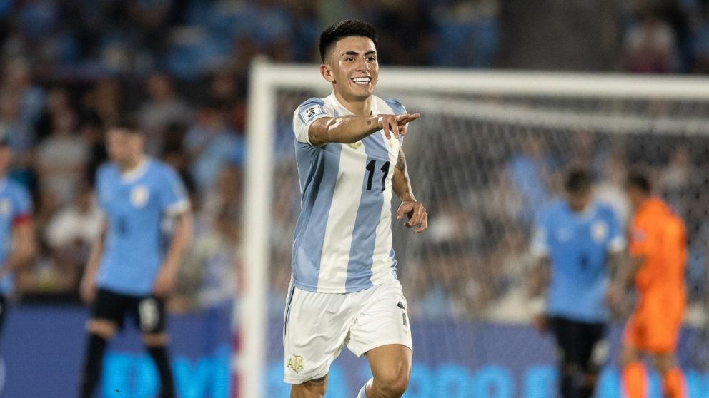 El golazo de Thiago Almada para Argentina que silenció a Uruguay