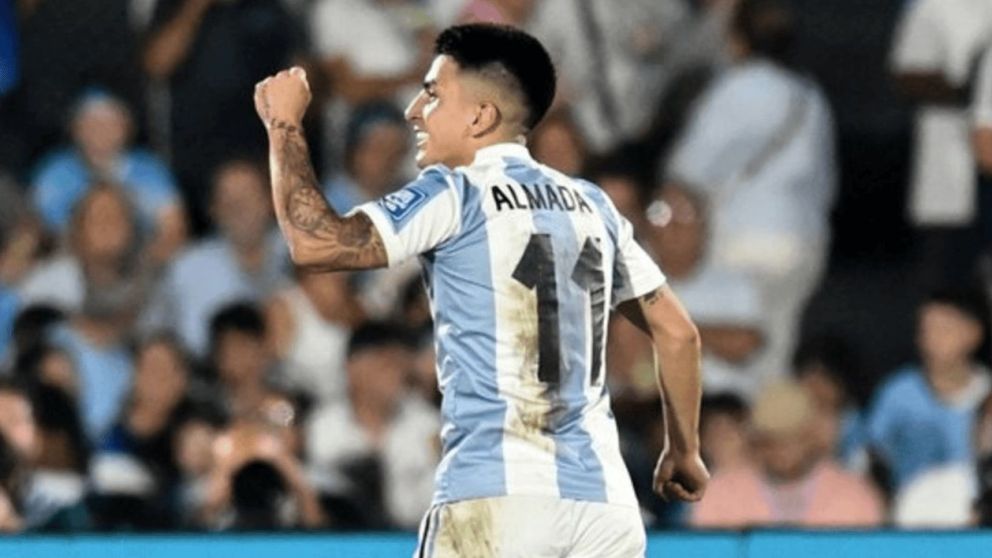 La Selecci�n Argentina hizo lo que quiso con Uruguay y le gan� en el Centenario con un golazo de Thiago Almada