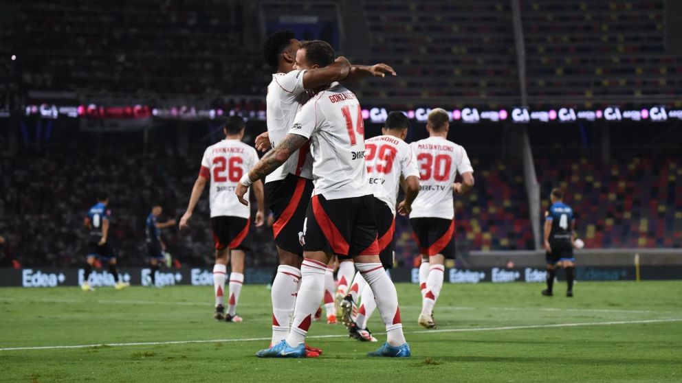 River venció de manera cómoda a Ciudad de Bolívar y avanza en la Copa Argentina