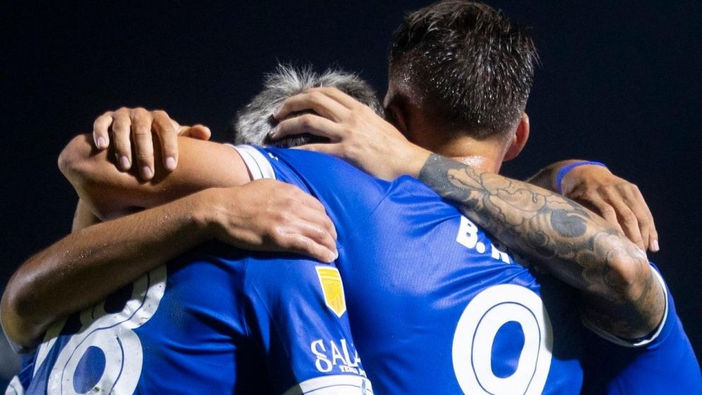Sin Sebastián Domínguez y mientras espera a Barros Schelotto, Vélez venció a Atlético Tucumán y metió su segunda victoria consecutiva