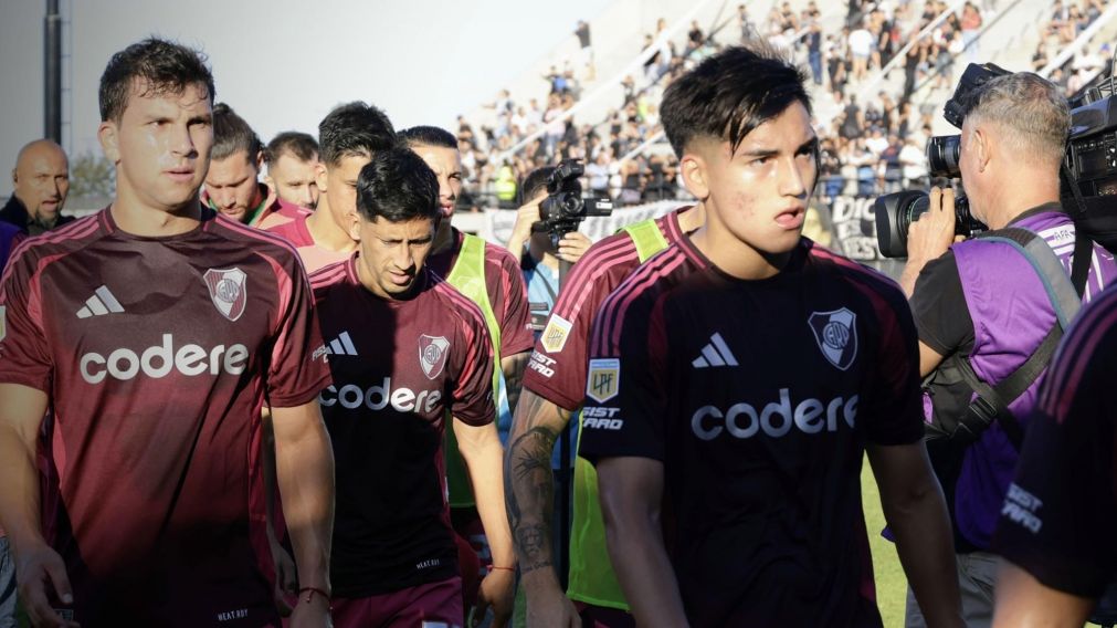 River no hace goles en los primeros tiempos y cosech� la peor racha de su historia con el empate ante Riestra