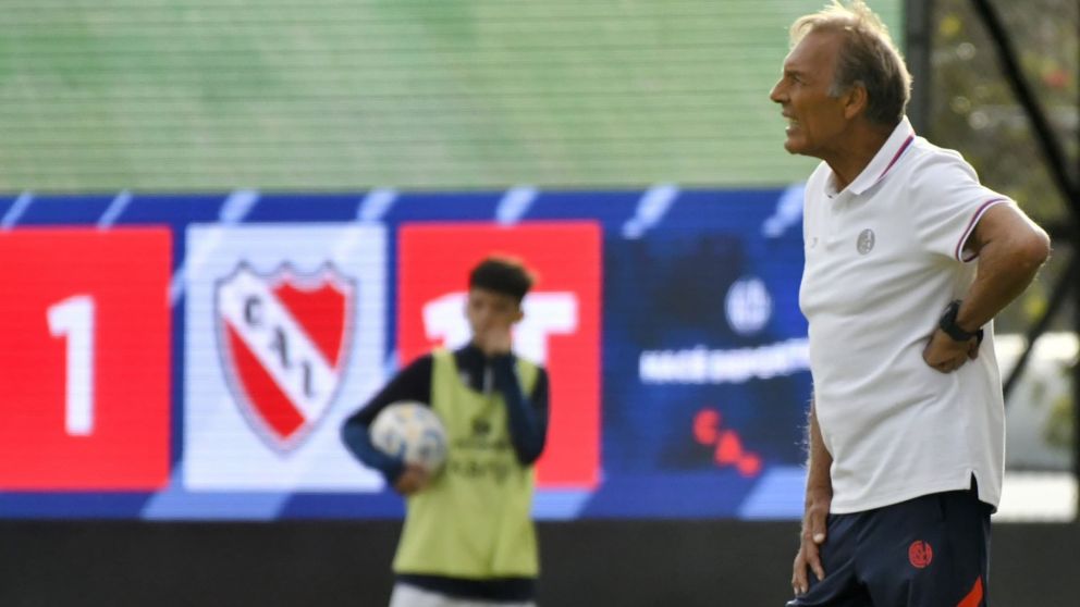 San Lorenzo quedó prendido fuego con el arbitraje del clásico ante Independiente: Russo habló sobre el segundo gol del Rojo